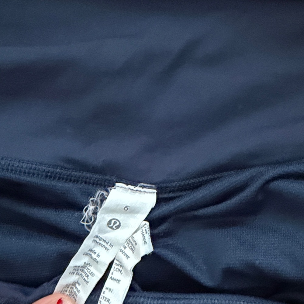 Women's Blue Lined Lululemon Shorts - Picture 3 of 3